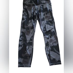 Under Armour Black and Gray Patterned Leggings